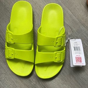 Freedom Moses slides - neon yellow - size 10